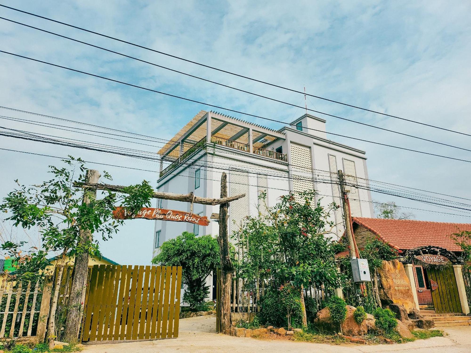 Voyage Phu Quoc Beach Resort Bagian luar foto